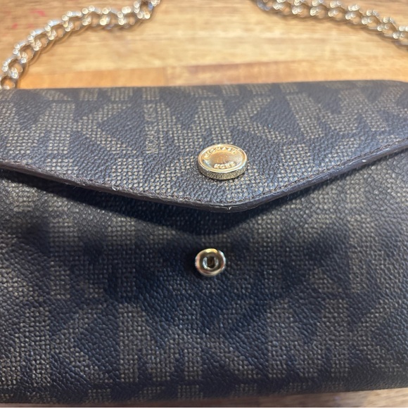 Michael Kors Black/Brown Monogram Crossbody Wallet with Chain Strap - Picture 2 of 4